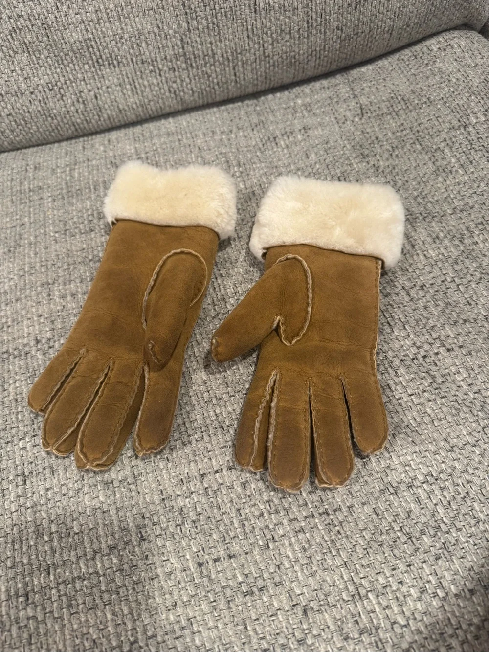 UGG Turn Cuff Chestnut Shearling Gloves